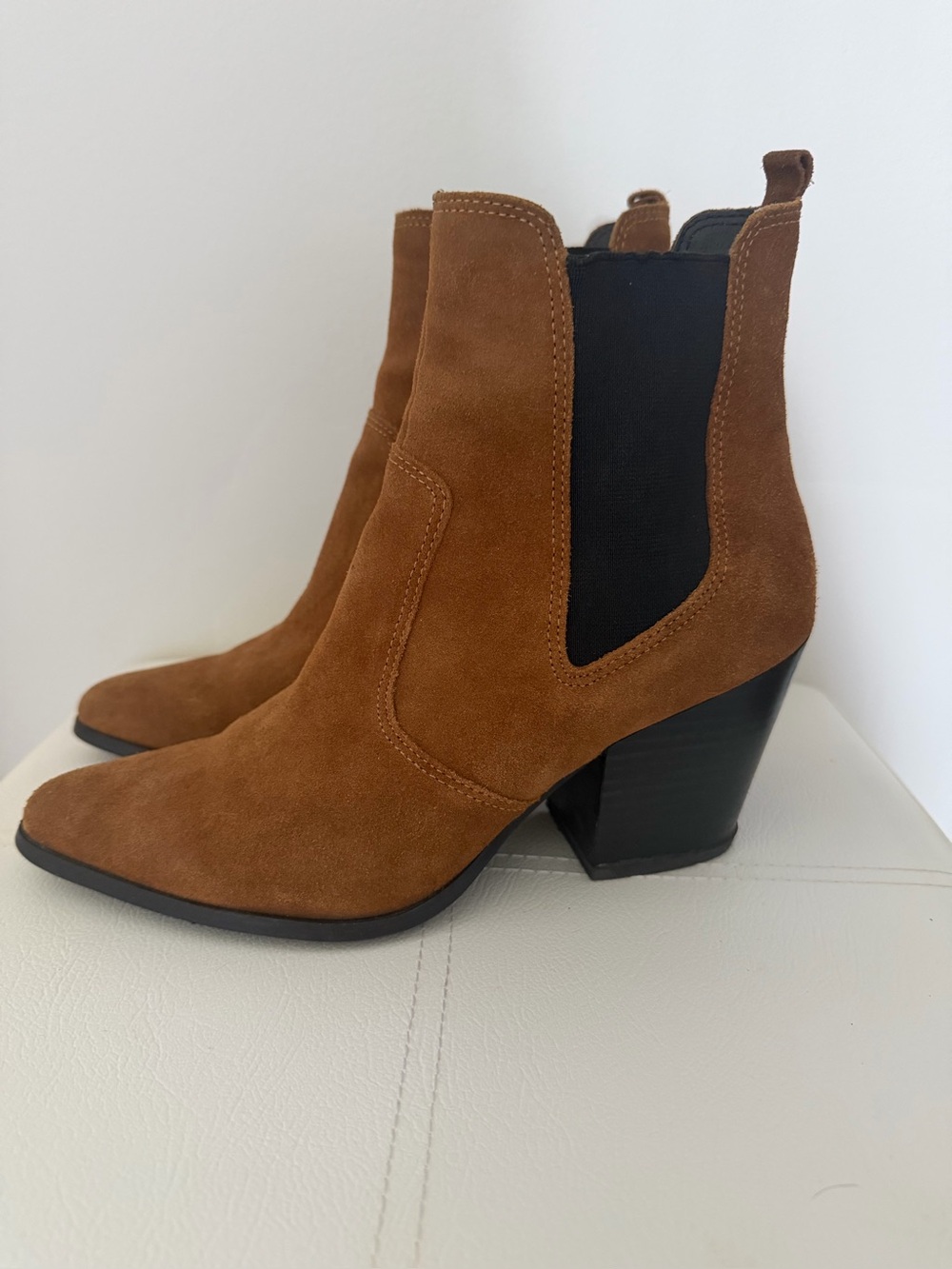 Steve Madden Patricia Brown Suede Chelsea Ankle Boots Block Heel Size 9